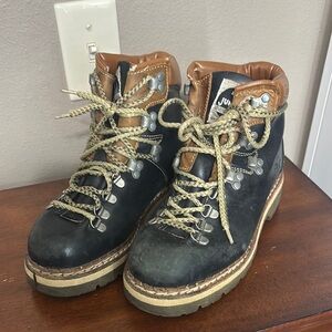 Women's vintage Black and Brown Hiking Boots